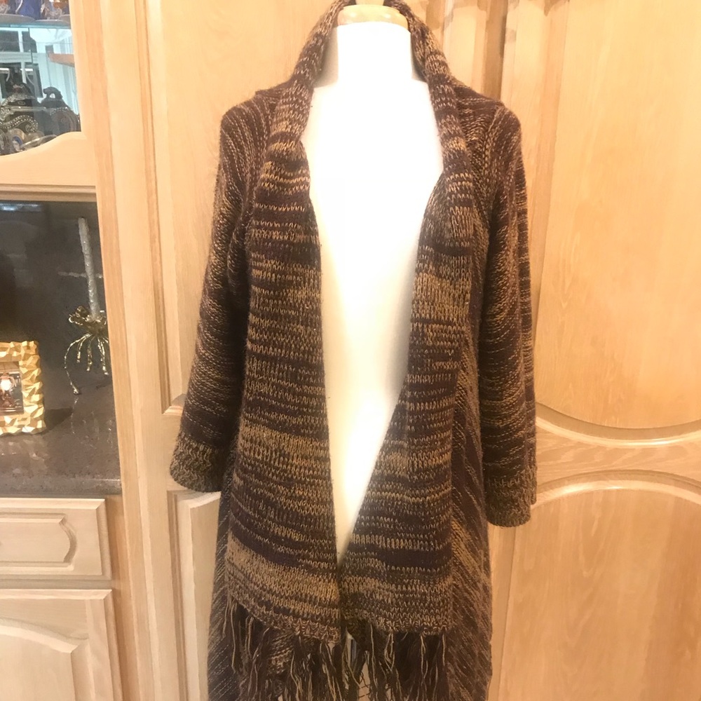 Knitted cape w/ tassels